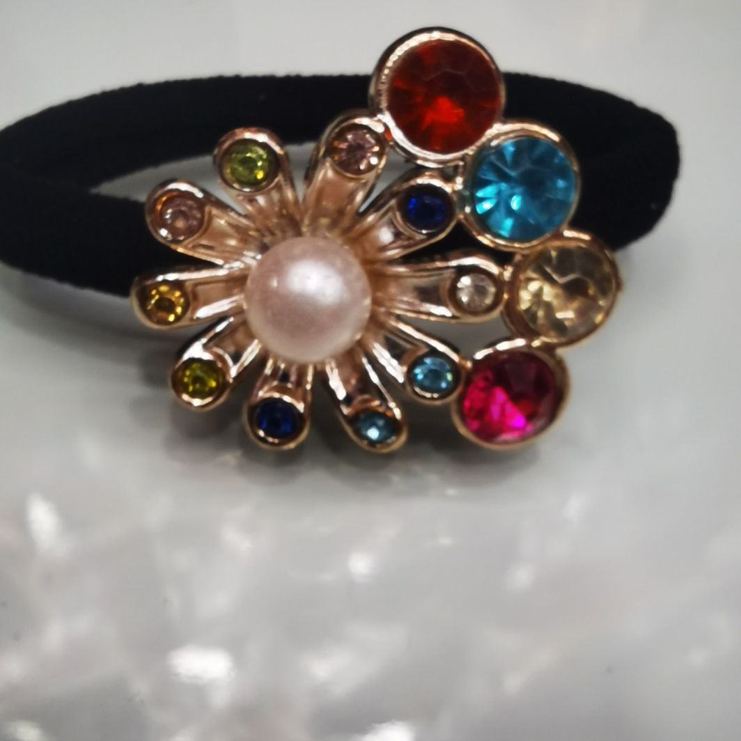 72725
