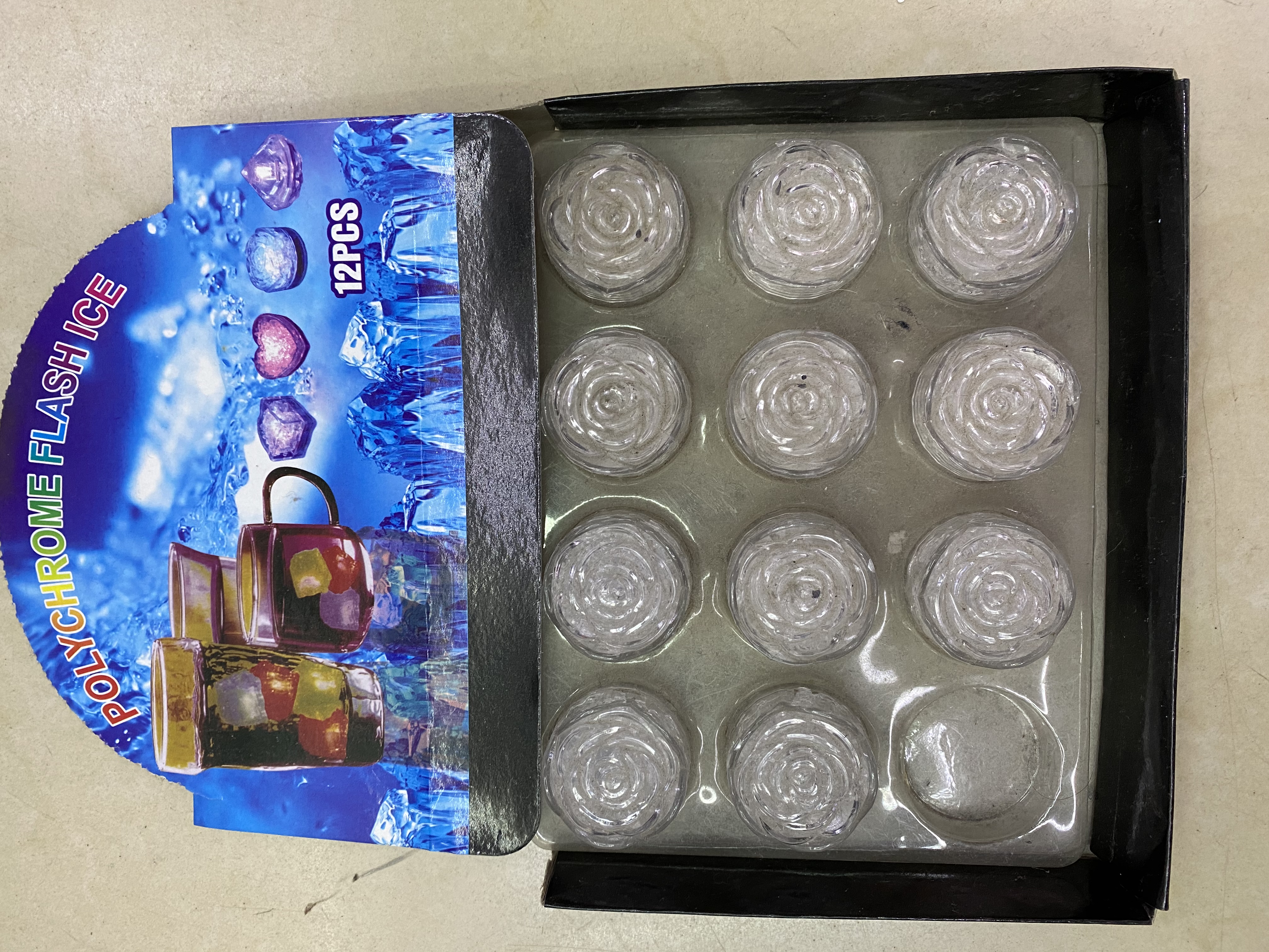 Rose ice cubes details Picture