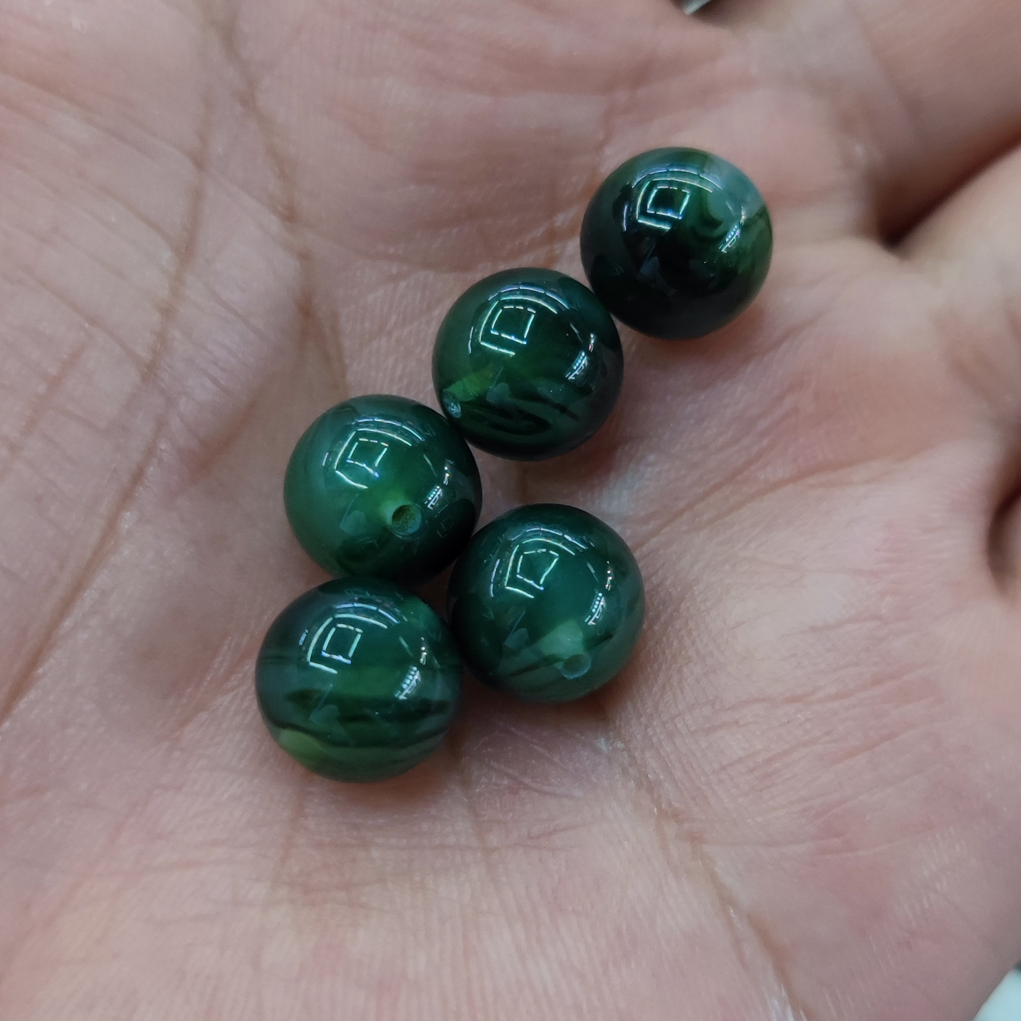 6 centimetre flower beads 7