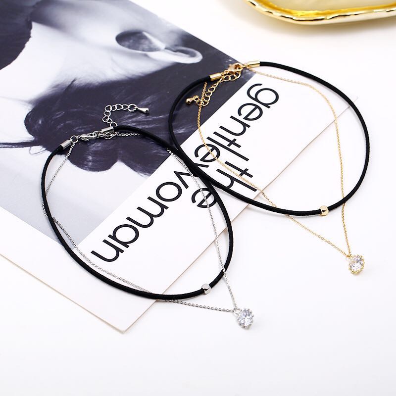 Embellished gold necklace