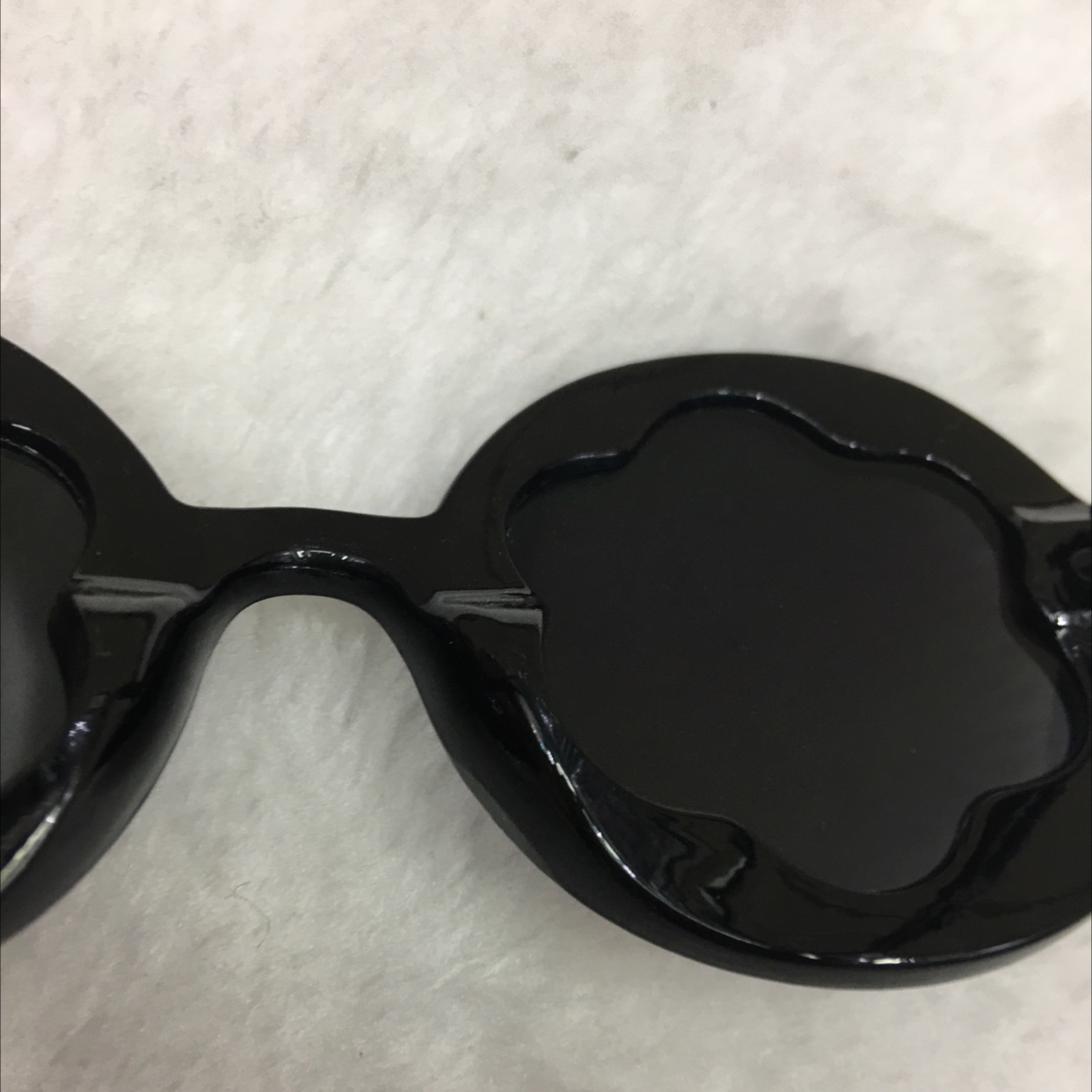 儿童太阳镜实物图