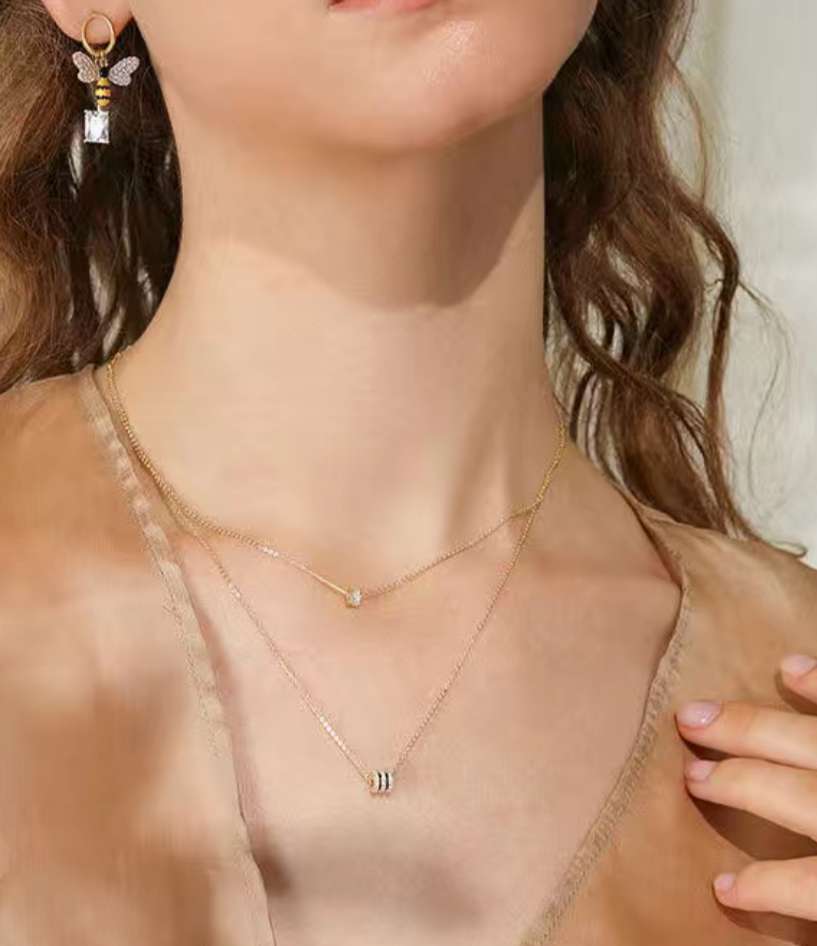This is a simple and sweet 2021 new style of pure copper necklace for Lady 187, featuring a niche, light luxury and versatile style detail image 3