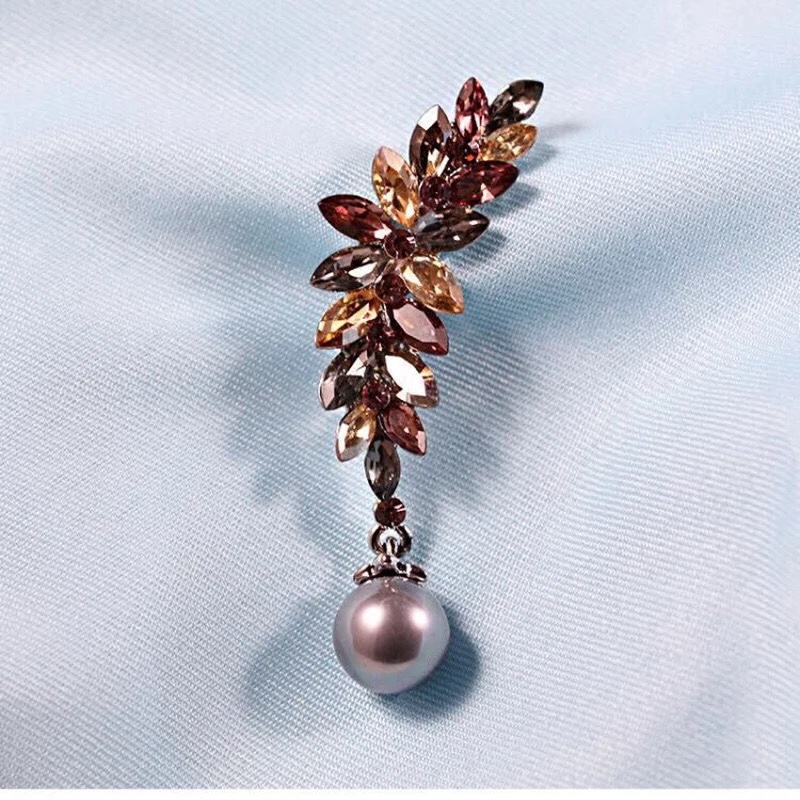 Willow leaf brooch