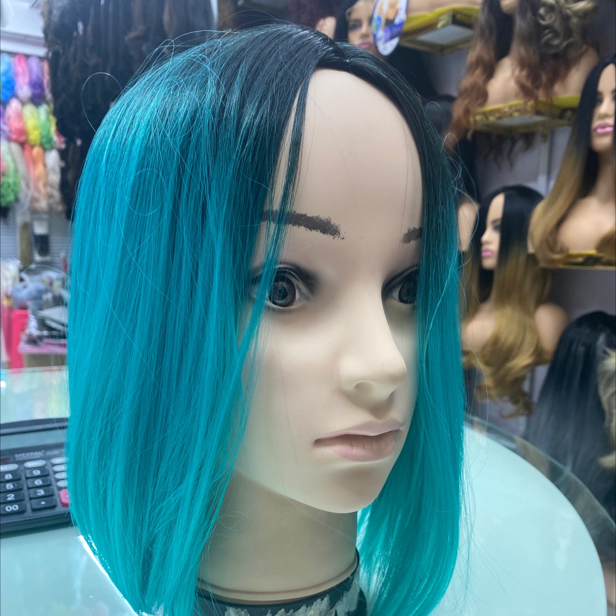 Straight middle hair