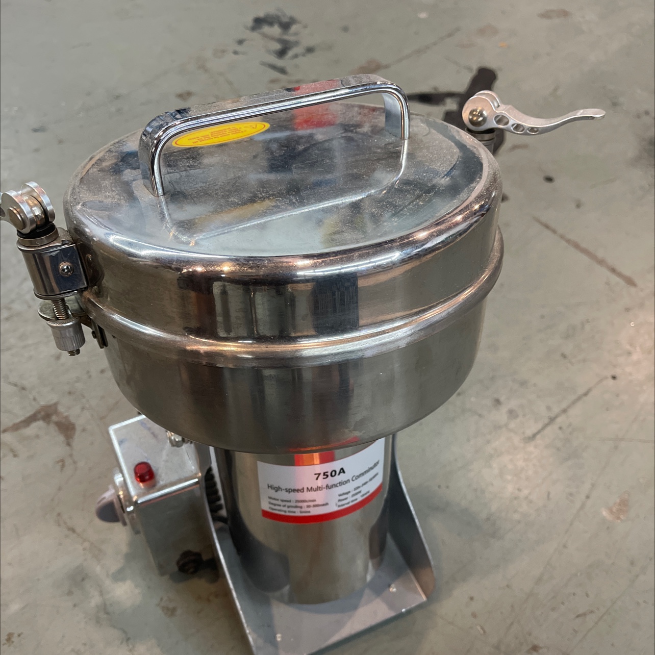 Guang new packaging machinery and equipment entity old shop good quality and excellent price grain grinder