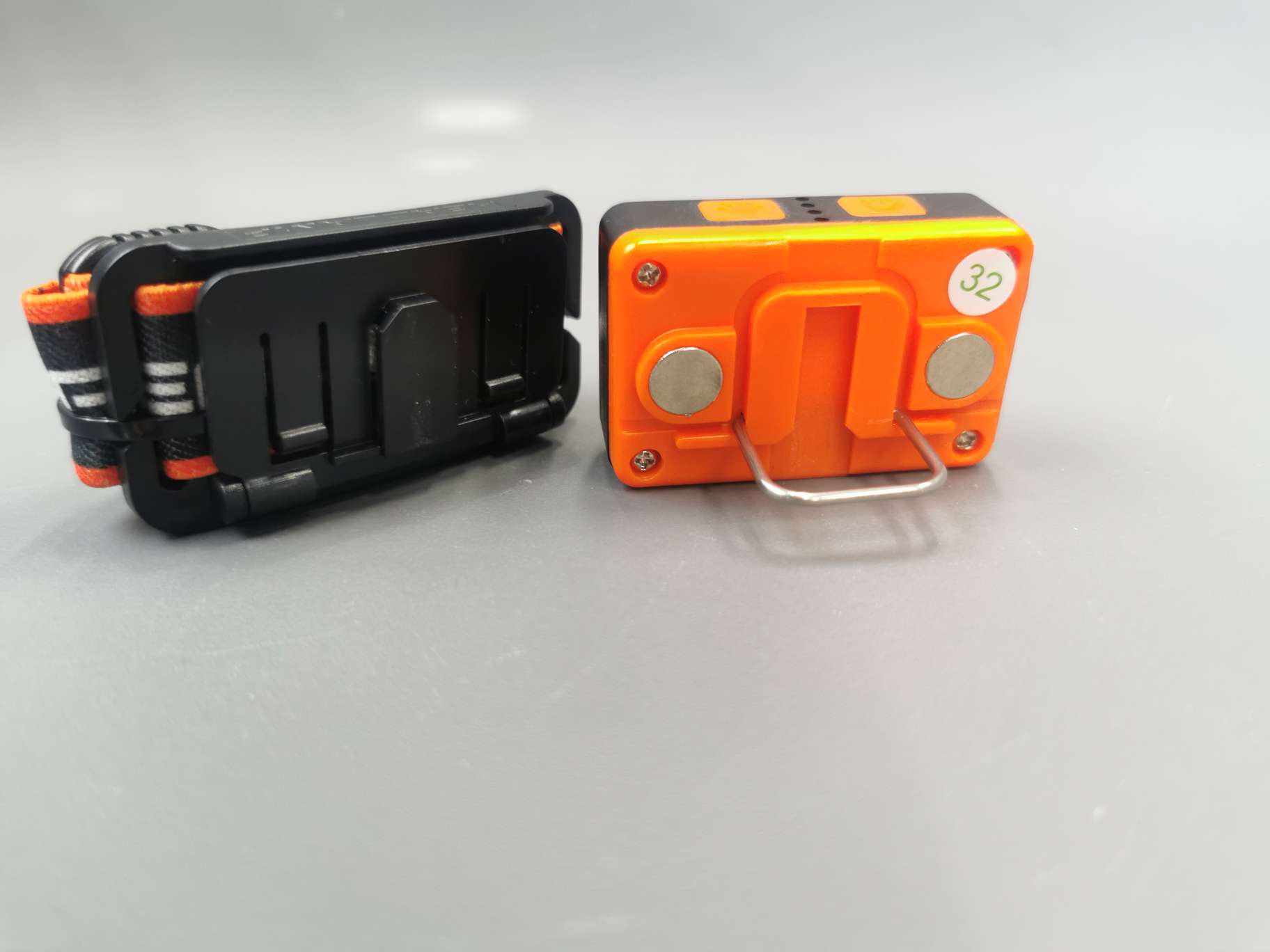 Lámpara frontal de sensor SL053 Application Scenario