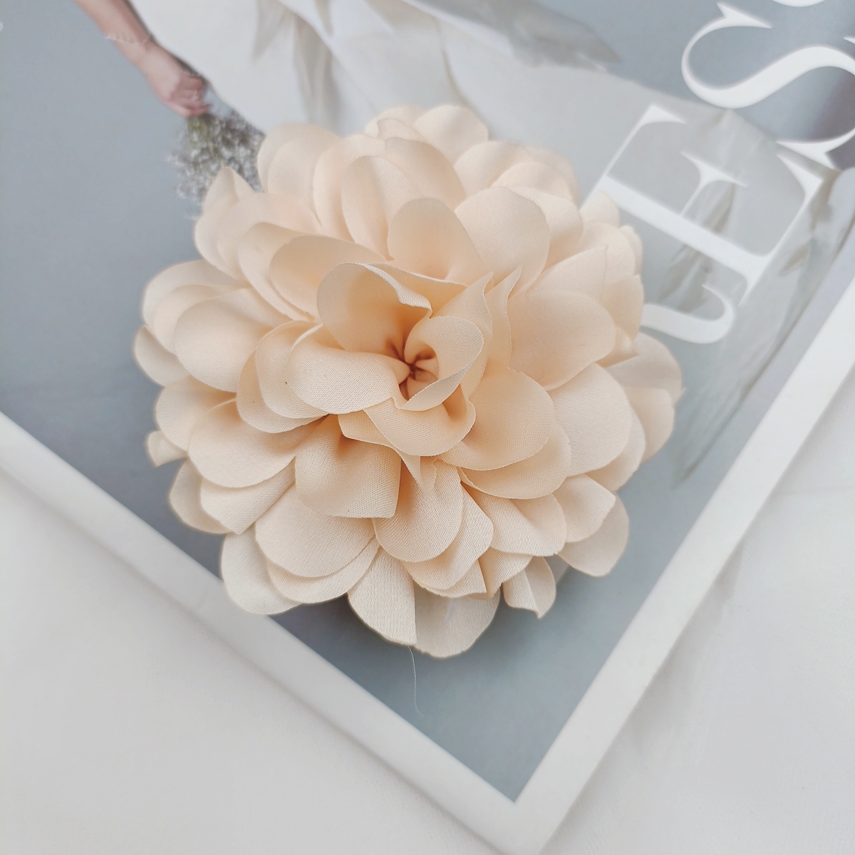 嘉兰花环 韩版手工布艺胸针个性女士西服不散边皱皱花朵参加婚礼服装配件