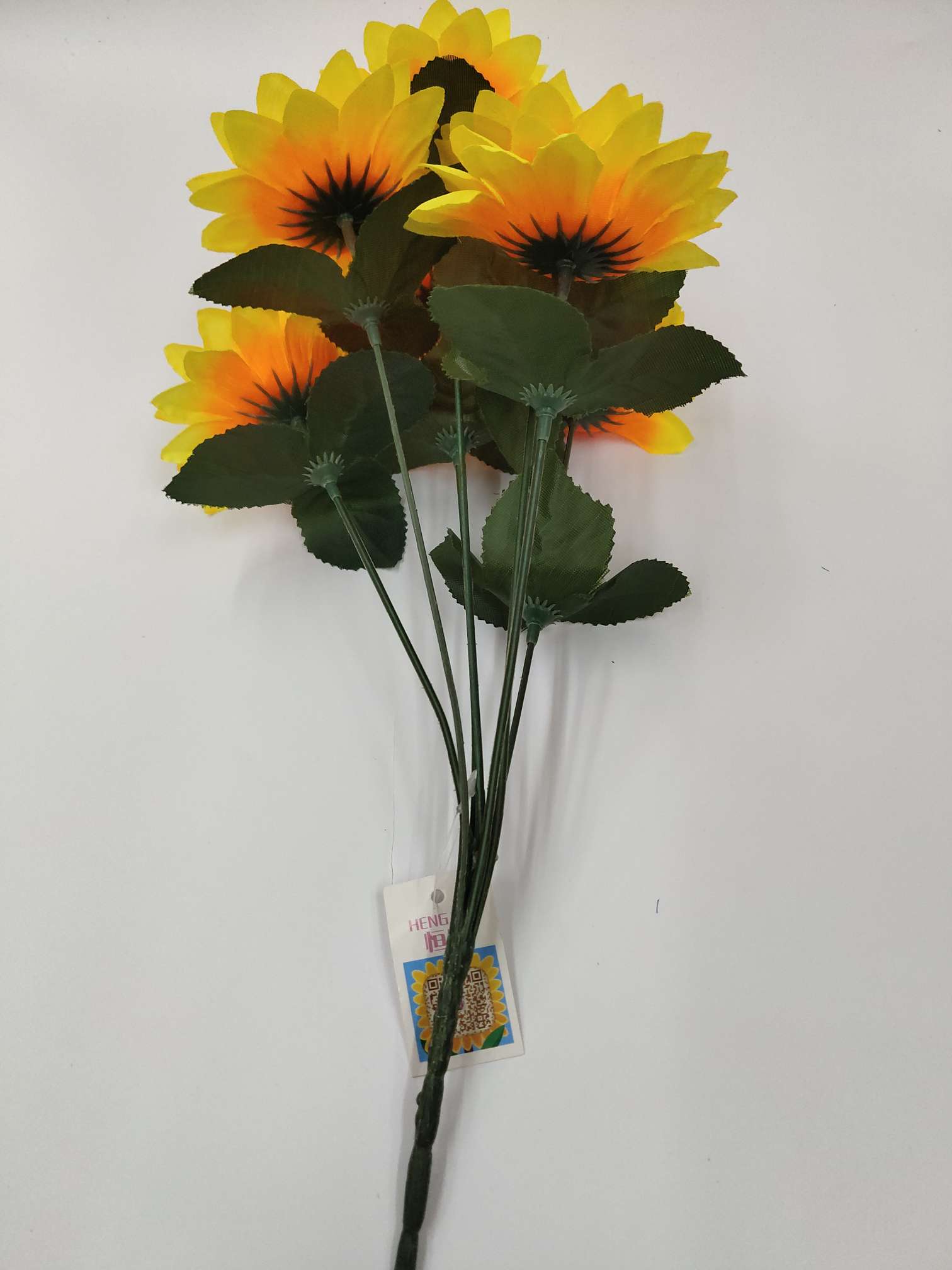 Factory direct sales with favorable prices. High-quality, high, medium and low-end artificial flowers, Qingming flowers and other 7-head 13cm sunflowers with bright colors. Welcome to negotiate and cooperate detail image 2