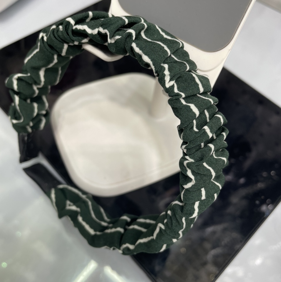 Dolphin 🐬- Qiaojuan accessories: Headband Korean simple headband sweet headband female wide border slippery adult 20210728038 thumbnail