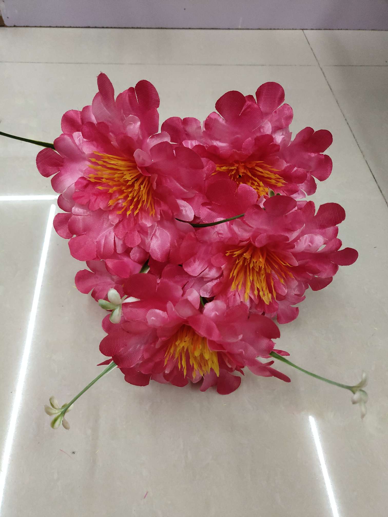 Factory direct sales with favorable prices. High-quality, high, medium and low-end artificial flowers, Qingming flowers and other 7-head shining two sets of orchids detail image 3
