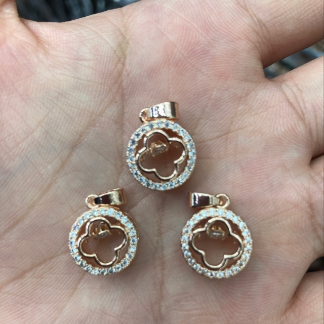 Factory direct sales of pendant accessories 135