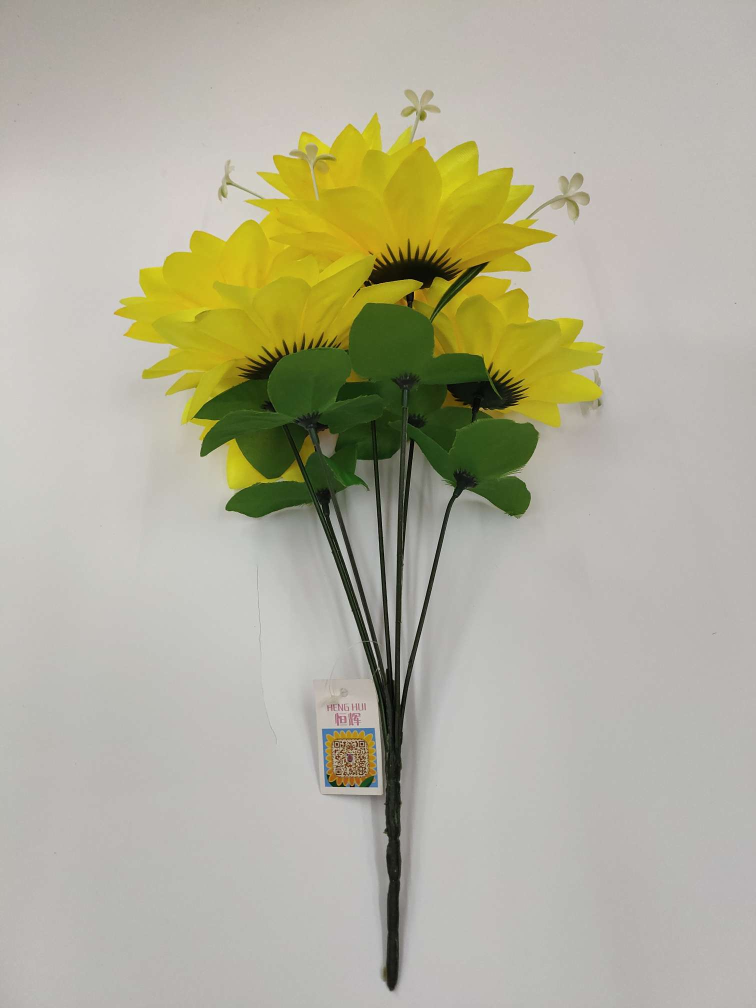 Factory direct sales with favorable prices. High-quality, high, medium and low-end artificial flowers, Qingming flowers and other 7-head sparkling everlasting red. Welcome to customize with samples Application Scenario