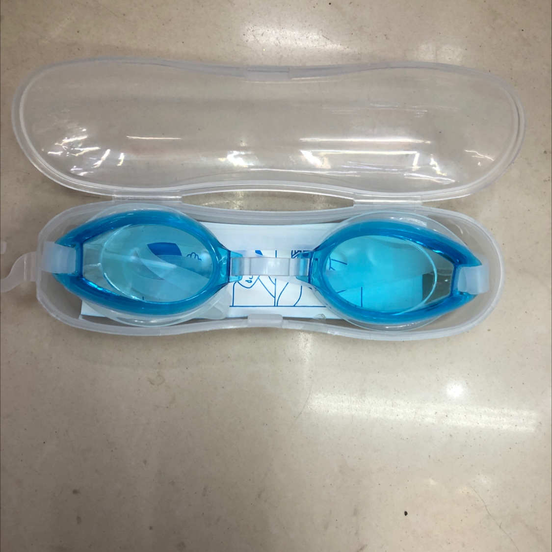 Ordinary swimming goggles