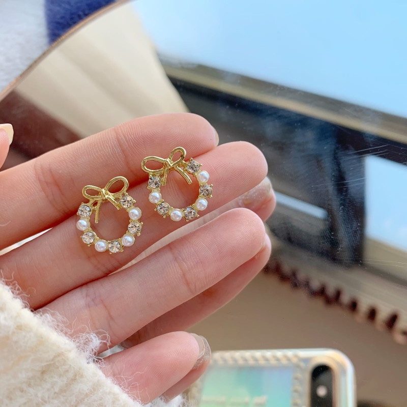 Rhinestone pearl stud earrings with bows, sweet maiden.