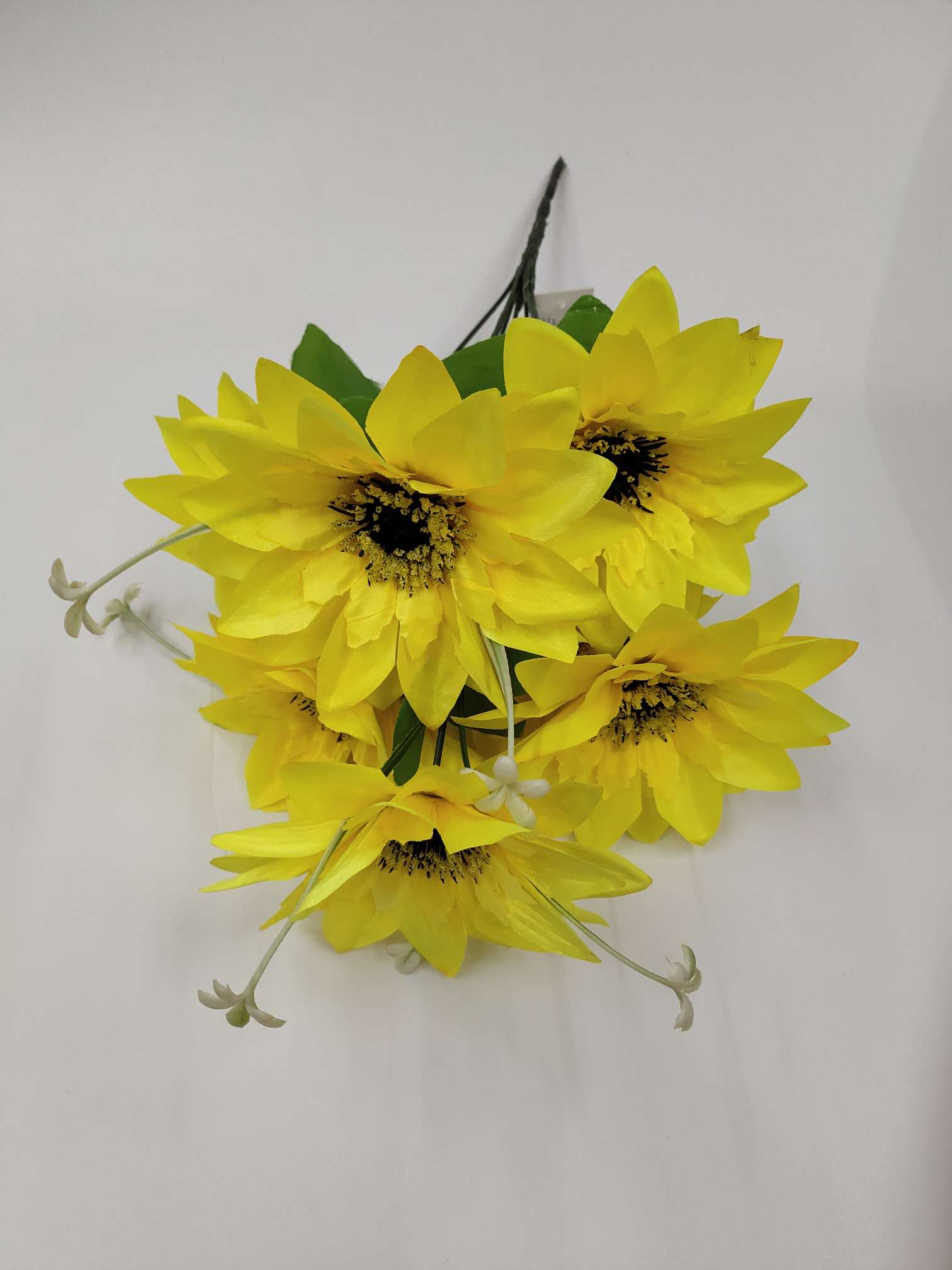 Factory direct sales with favorable prices. High-quality, high, medium and low-end artificial flowers, Qingming flowers and other 7-head sparkling everlasting red. Welcome to customize with samples detail image 4