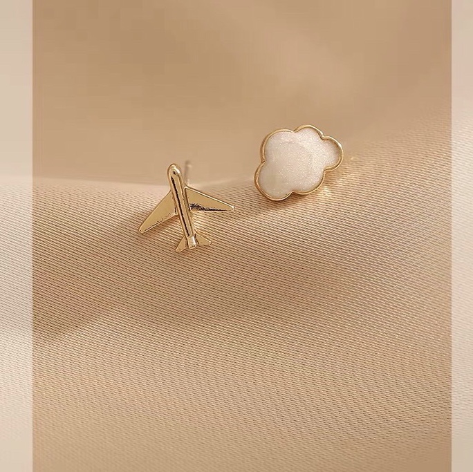 White Cloud aircraft fashion trend Simple summer must-have earrings