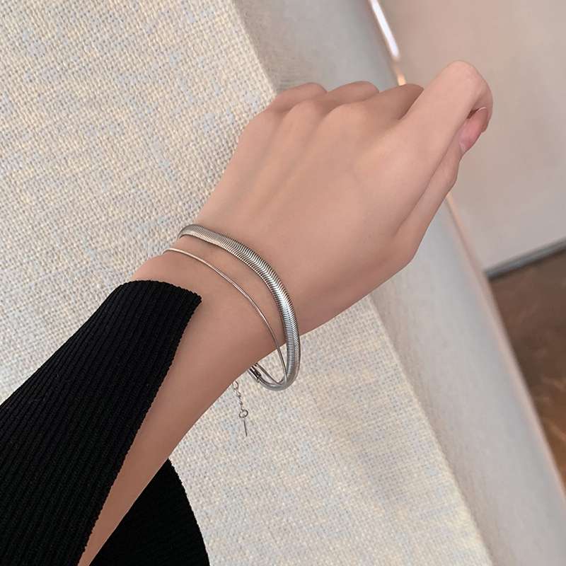 Snake chain exquisite double-layer bracelet, Instagram niche design, best friend bracelet, fashionable Internet celebrity new trendy jewelry for women Specification image