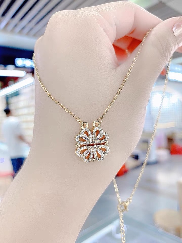 一款多戴爱心四叶草项链女夏季小众设计感高级轻奢锁骨链颈链吊坠白底实物图