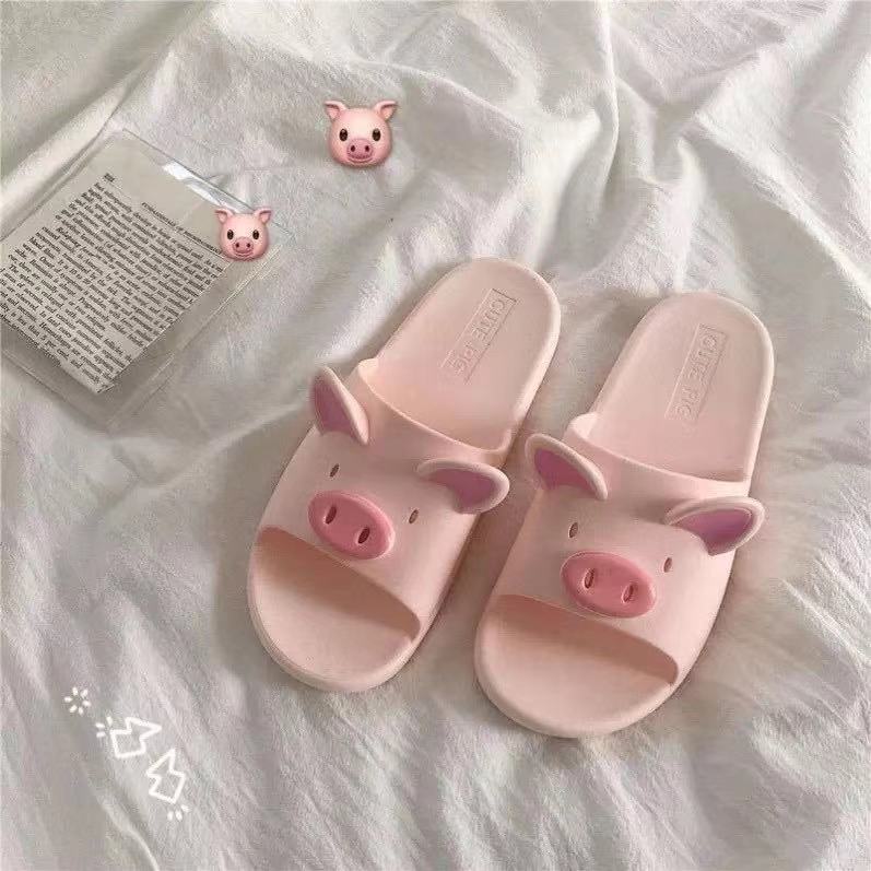 E-commerce explosion cartoon pig slippers 379