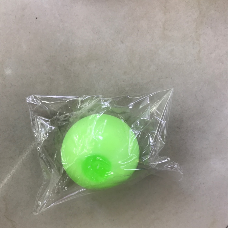 6 cm glow-in-the-dark flour ball