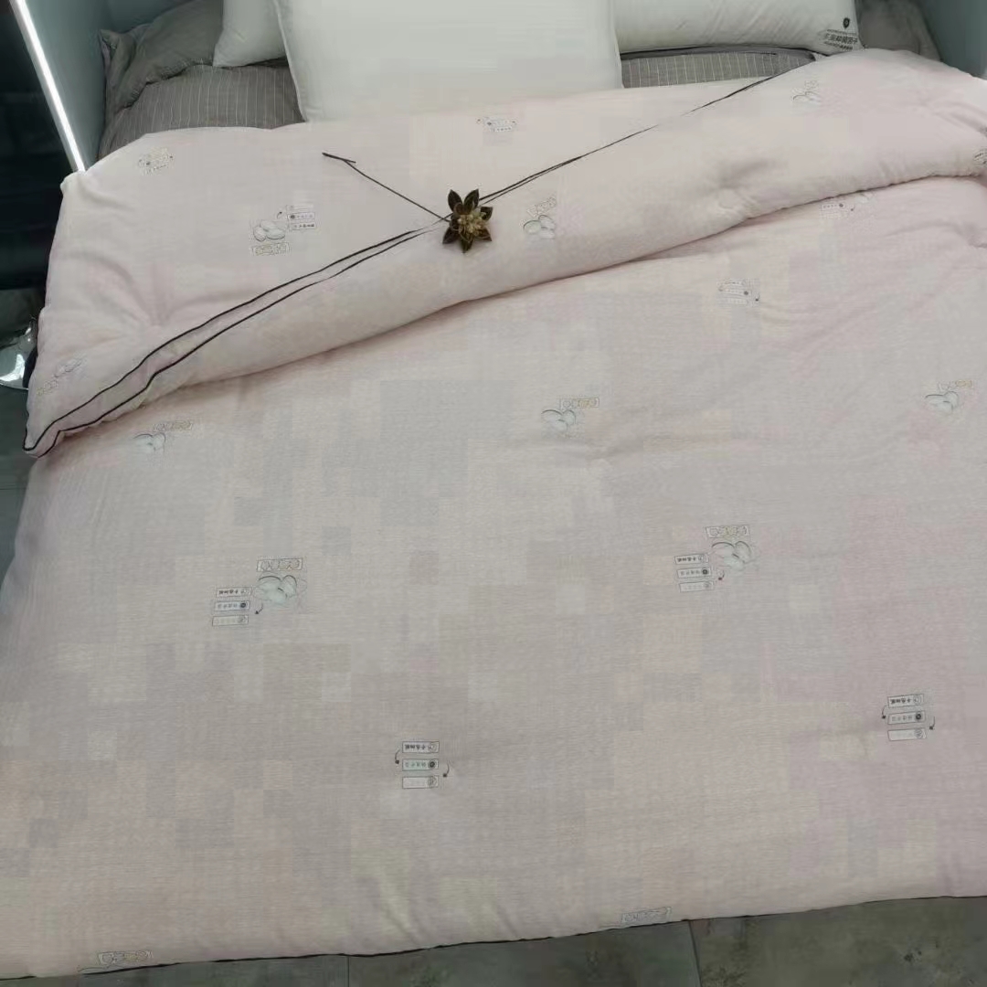 Warm fleece three-dimensional quilt