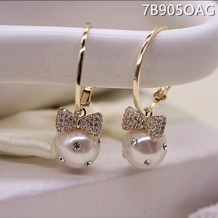Stud earrings C11