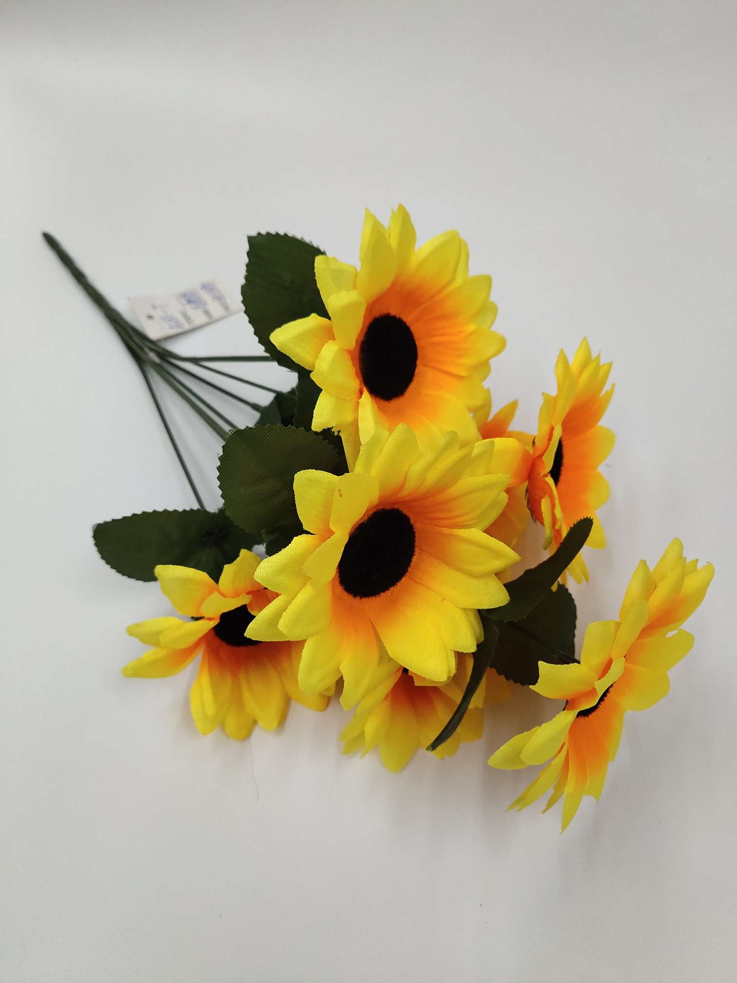 Factory direct sales with favorable prices. High-quality artificial flowers of high, medium and low grades, Qingming flowers, etc. 7 small sunflowers with a flower diameter of 9 centimeters details Picture