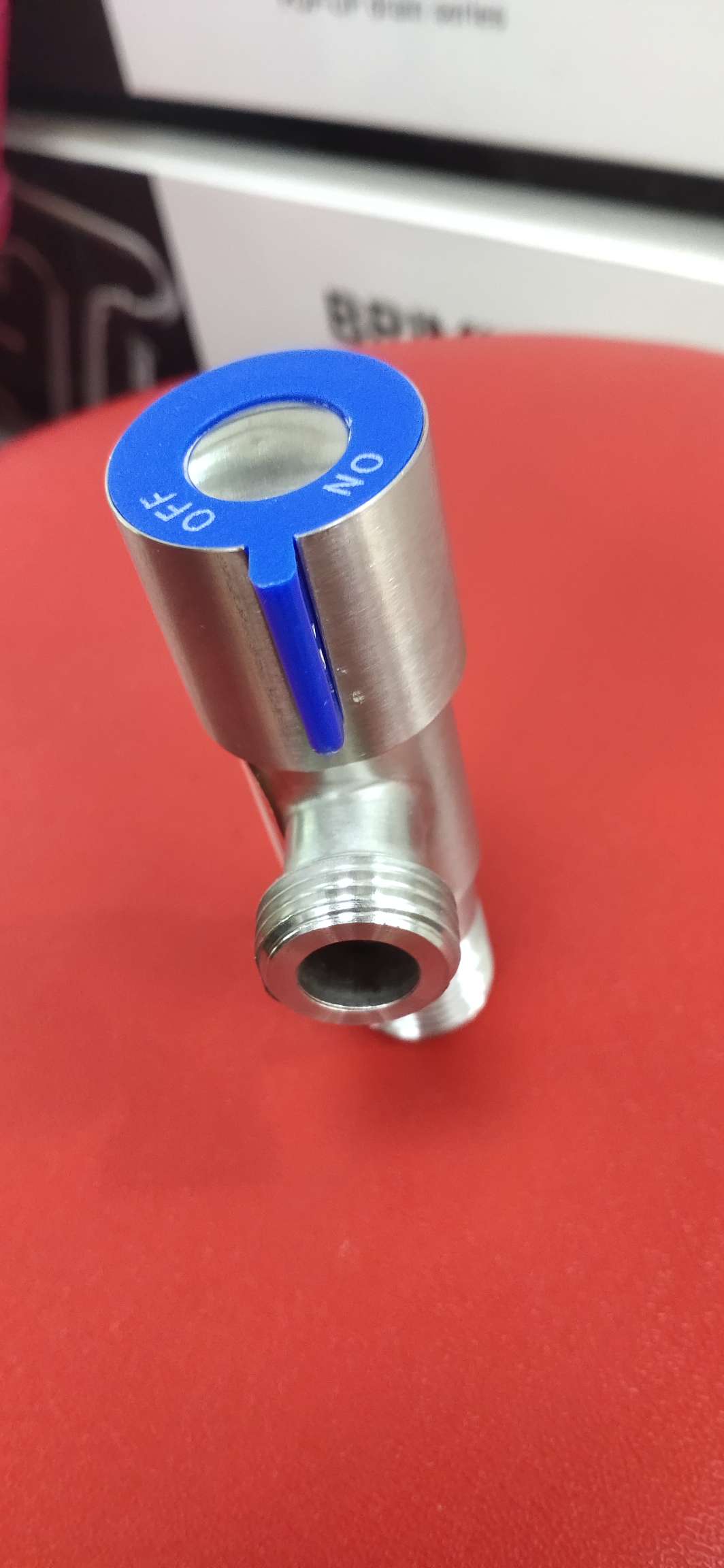 家用不锈钢三角阀燃气自闭阀安全煤气阀马桶水箱配件耐用防漏水开关产品图