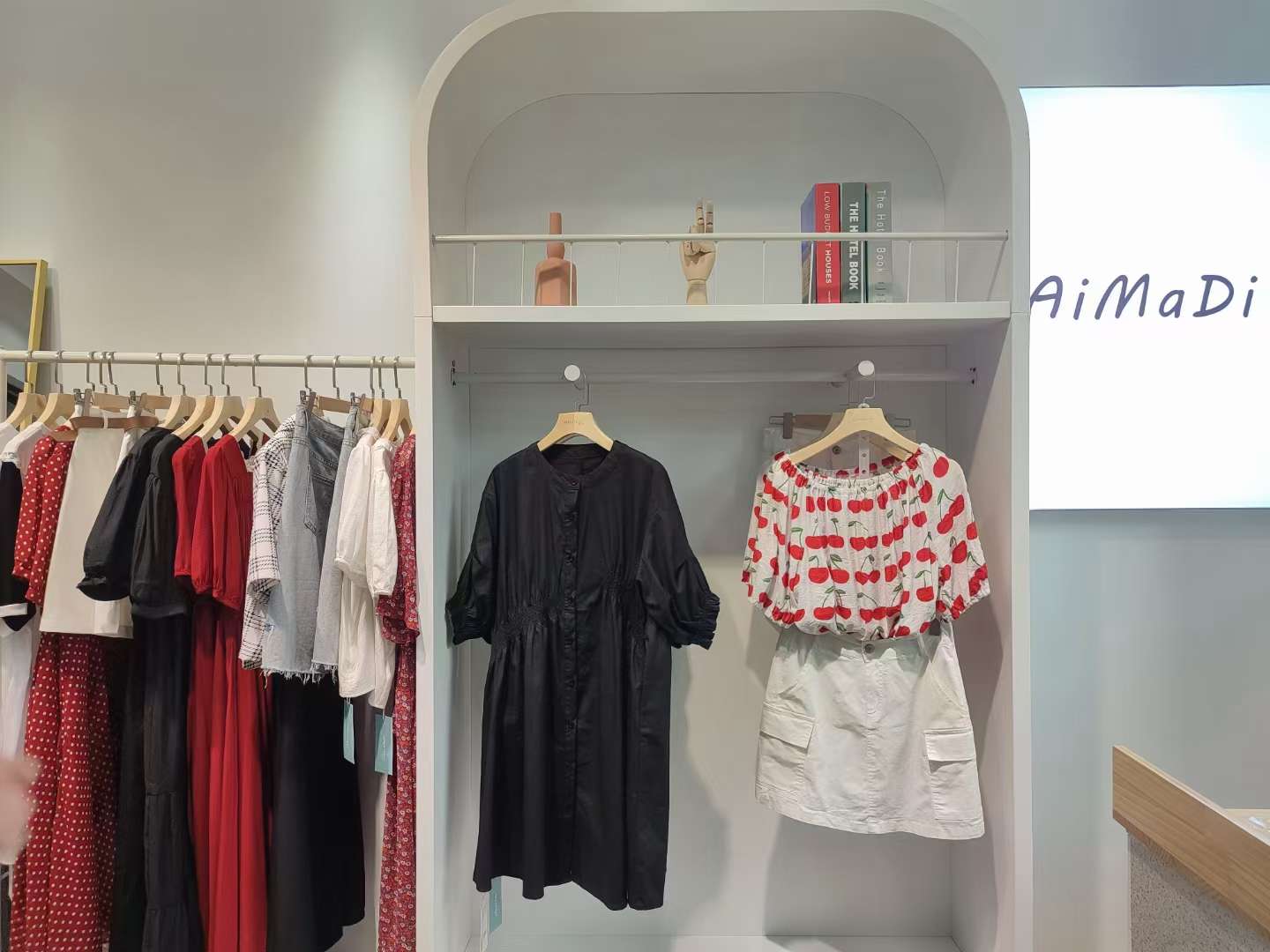 Aimading Love Martin describe pic - 1