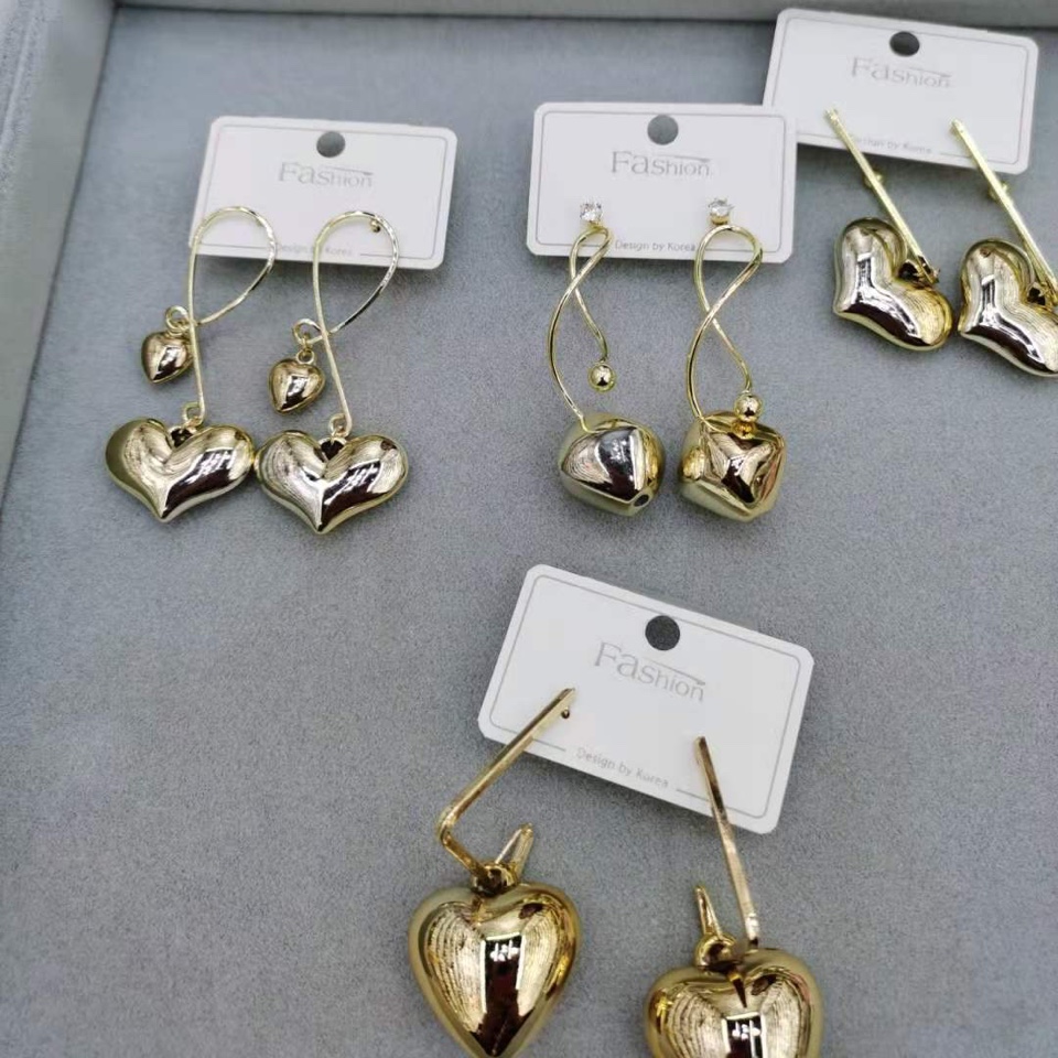 Dongdaemun, South Korea's fashionable, simple and compact stud earrings 2021 new summer short and simple earrings for women 6