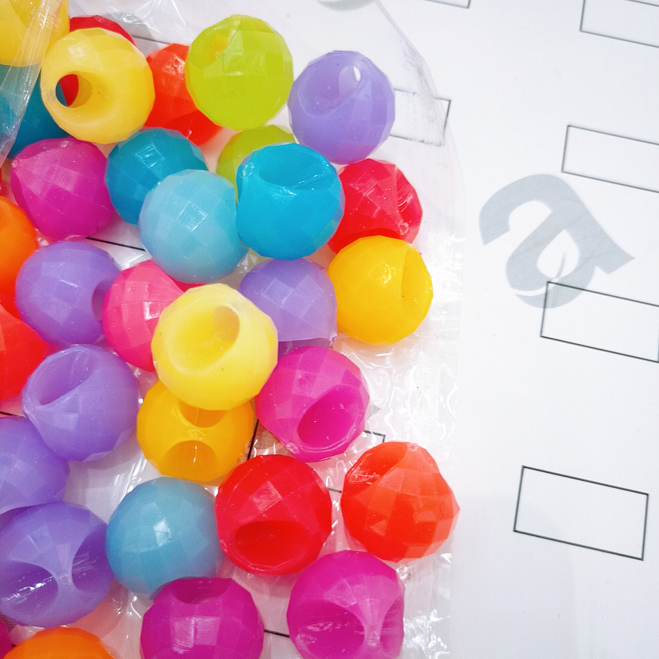 66头绳发绳皮筋，DIY手工串珠，儿童项链，益智串珠，亚克力配件，精品头饰配件，时尚潮流，网红爆款配件各种效果珠饰