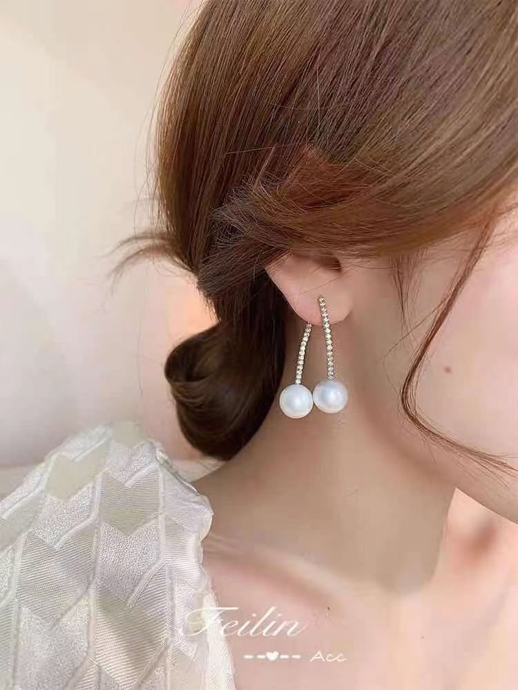 2021 new trendy long pearl full diamond earrings, elegant and high-end light luxury earrings for women, summer earrings detail image 6