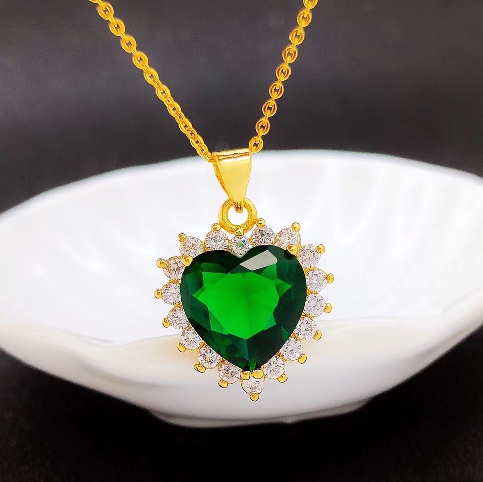 Grandma's green pendant with micro-inlaid zircon