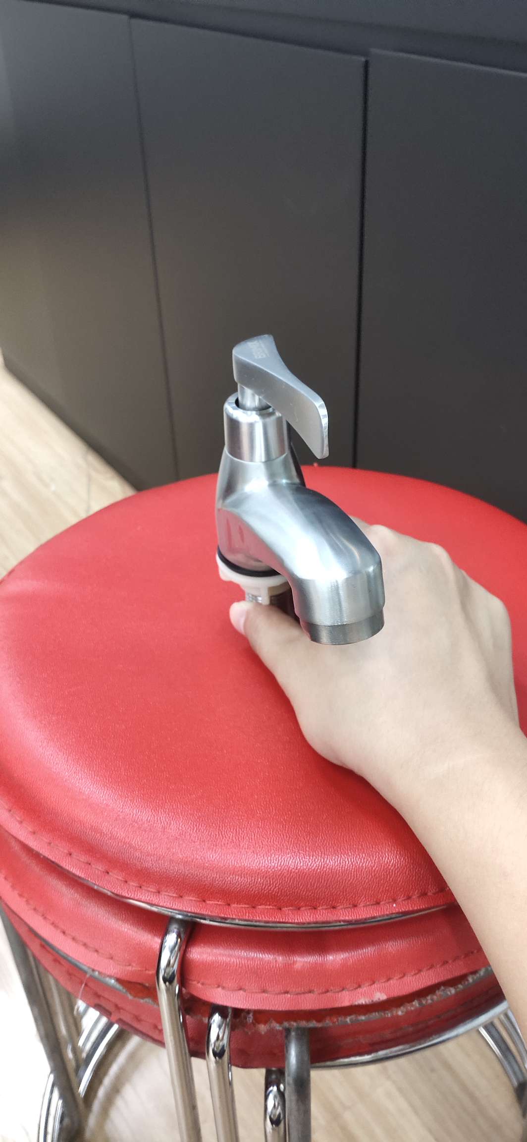 水龙头单冷款 拉丝工艺水龙头 简约时尚 家用厨房浴室通用 防冻设计 电热水龙头可选细节图