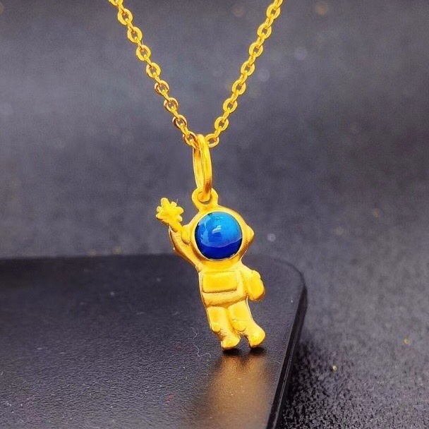 Starpicker astronaut pendant