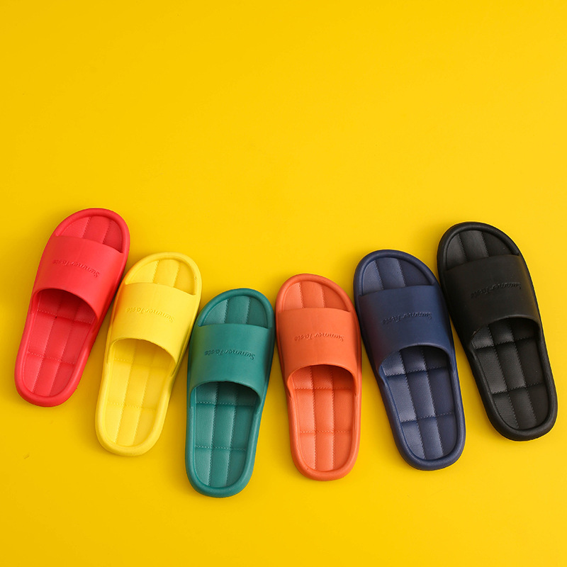 New bathroom slippers Female summer home with couple bathroom bath non-slip soft bottom indoor slippers male wholesale slippers