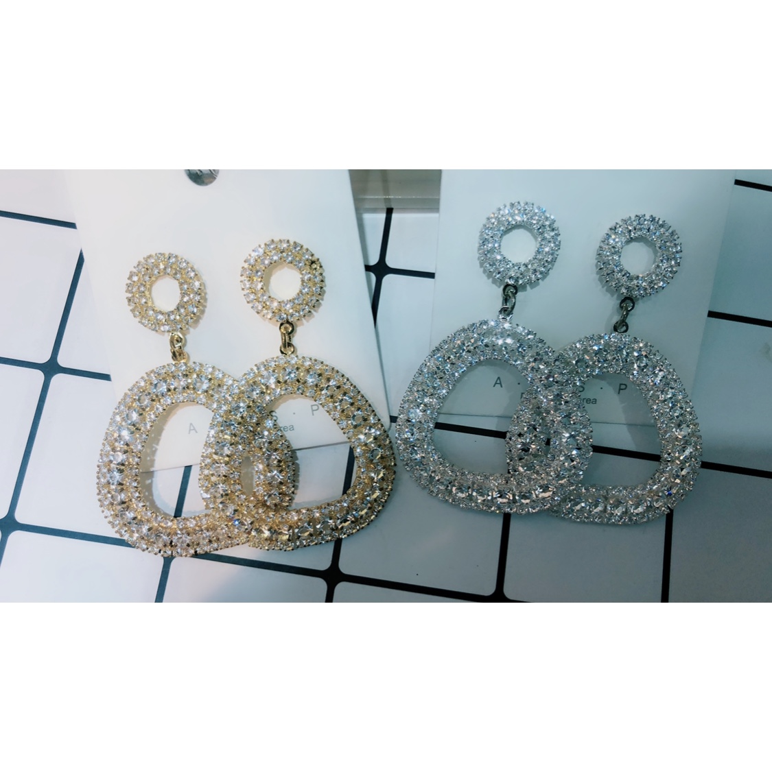 Nude diamond silver earrings