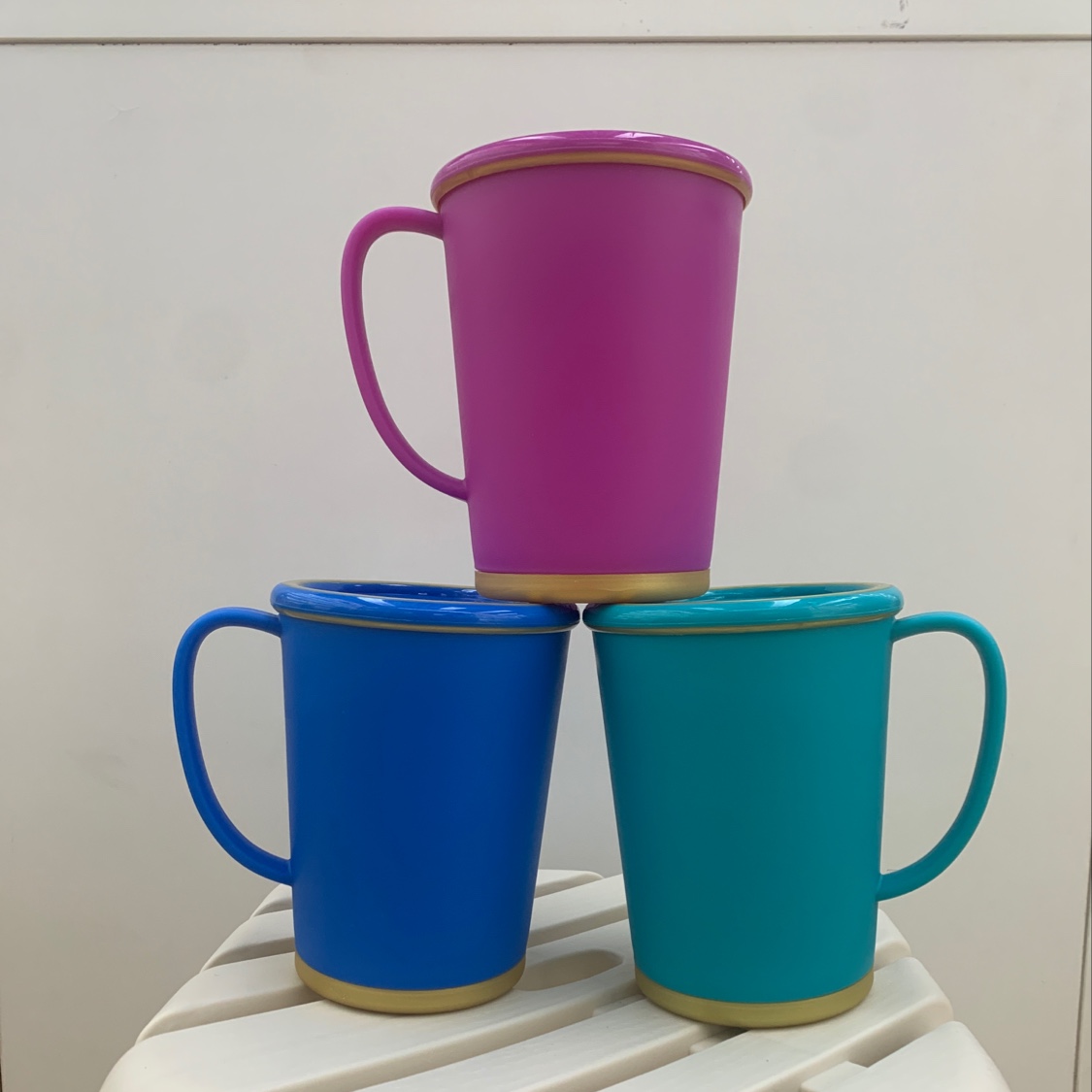 Cup with lid, plastic cup, water cup with lid details Picture