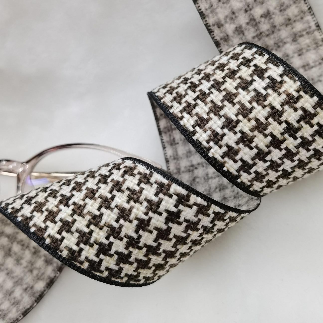 Small thousand bird lattice lace, DIY production, Christmas, toys, clothing, craft, festival, jewelry, stationery, cards, packaging, all kinds of factory products can be set ry