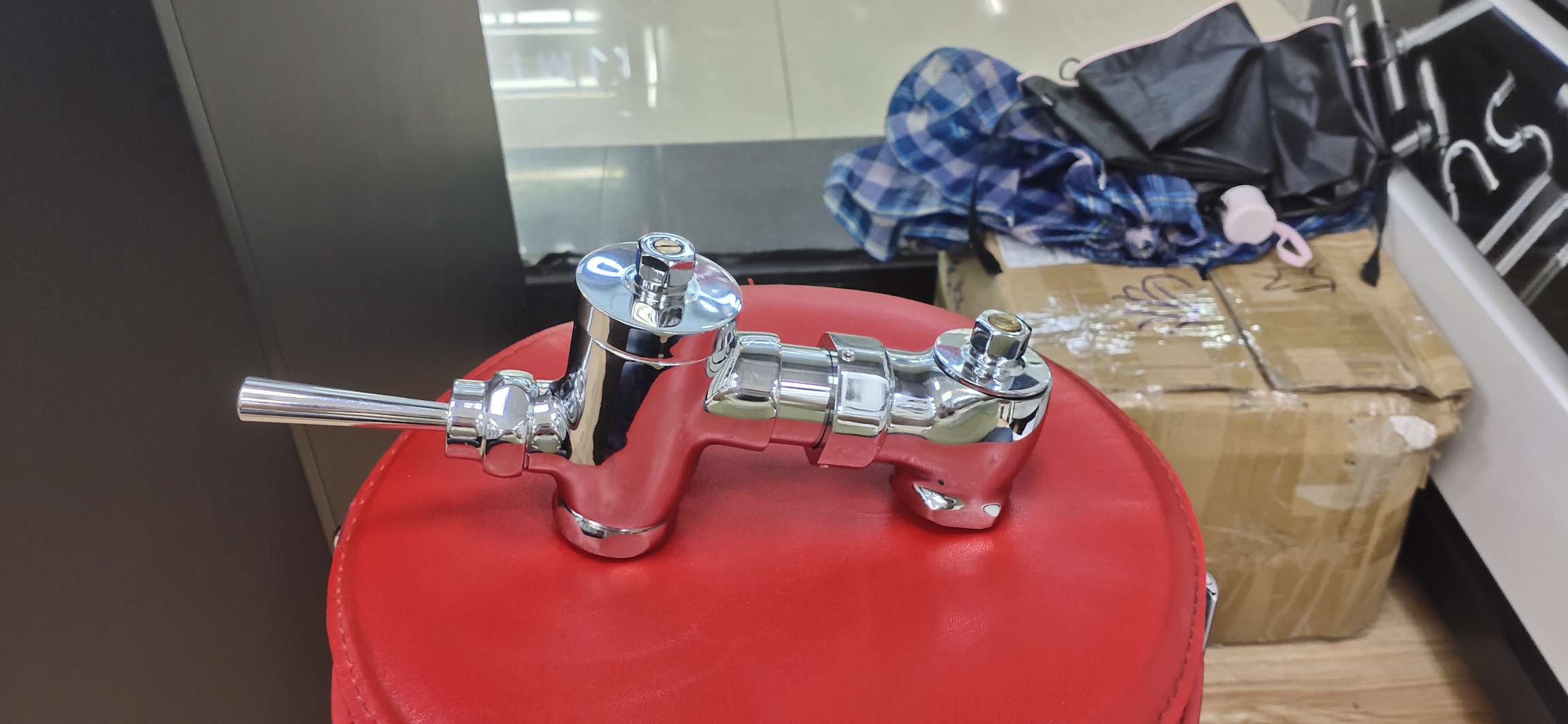 家用电热水龙头冲水器面盆冷热双控防冻Faucet卫生间洗浴大流量节水设计产品图