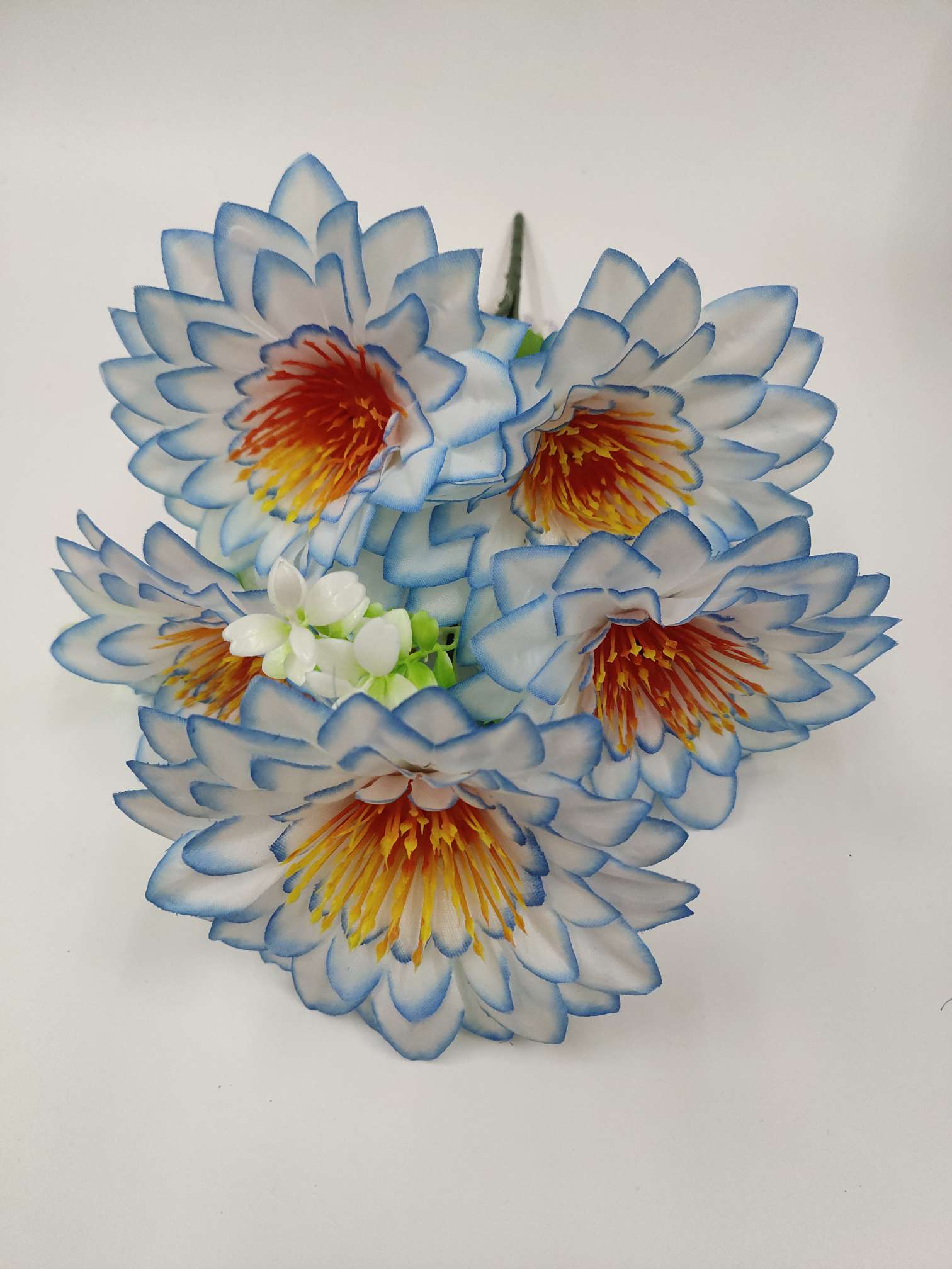 Factory direct sales with favorable prices. High-quality, high, medium and low-end artificial flowers, Qingming flowers and other 7-head silk cloth chrysanthemums Application Scenario