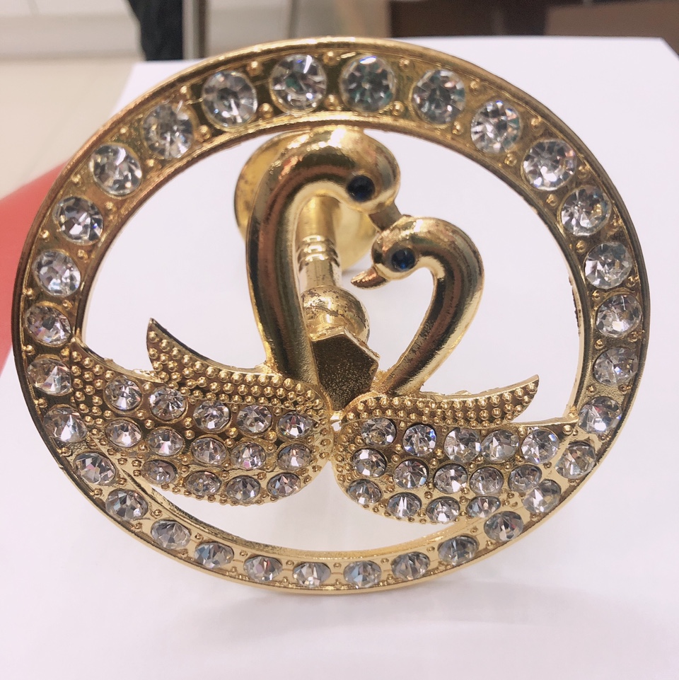 点钻窗帘挂钩新款