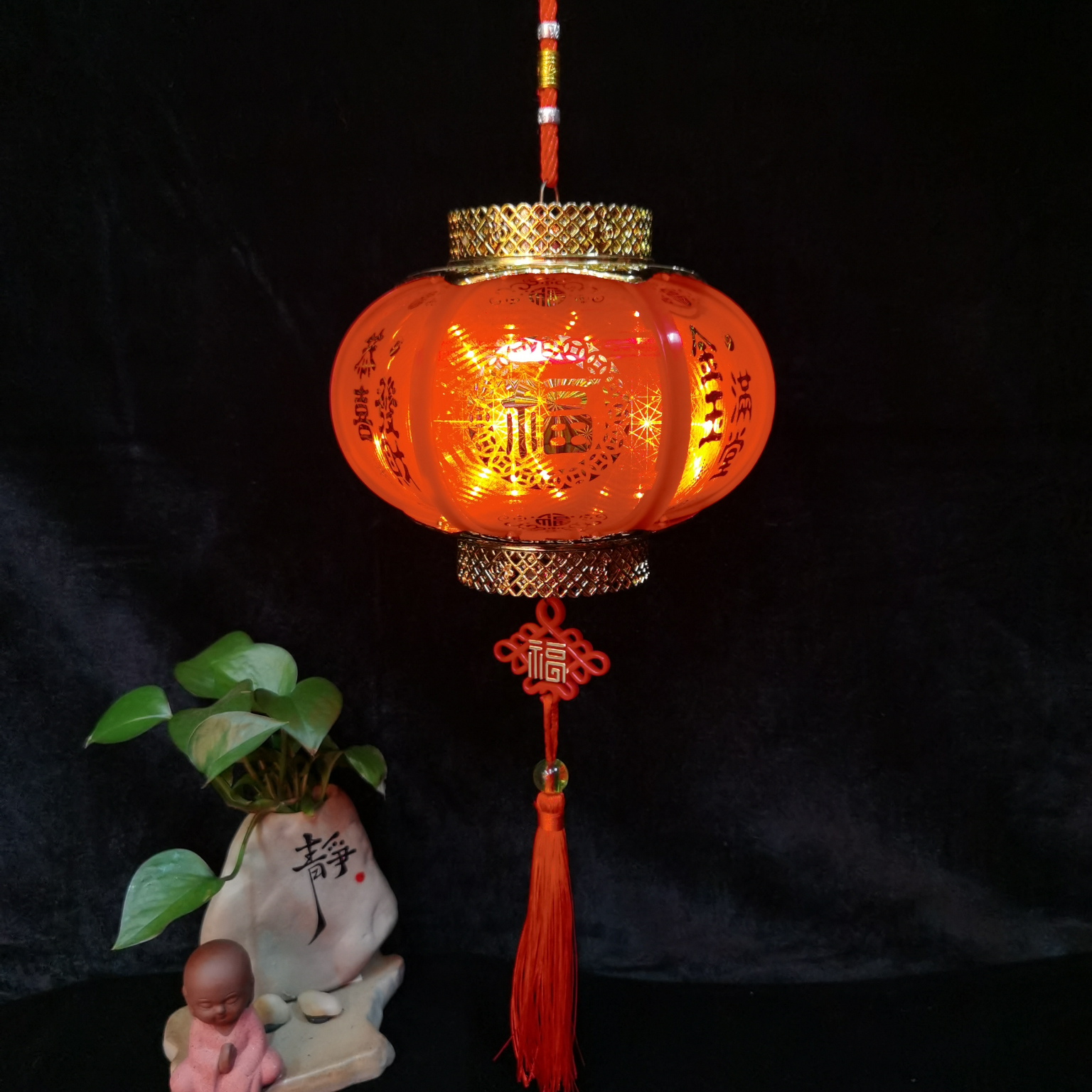 New portable battery-powered music luminous children's Lantern Festival with flashing lights full figure