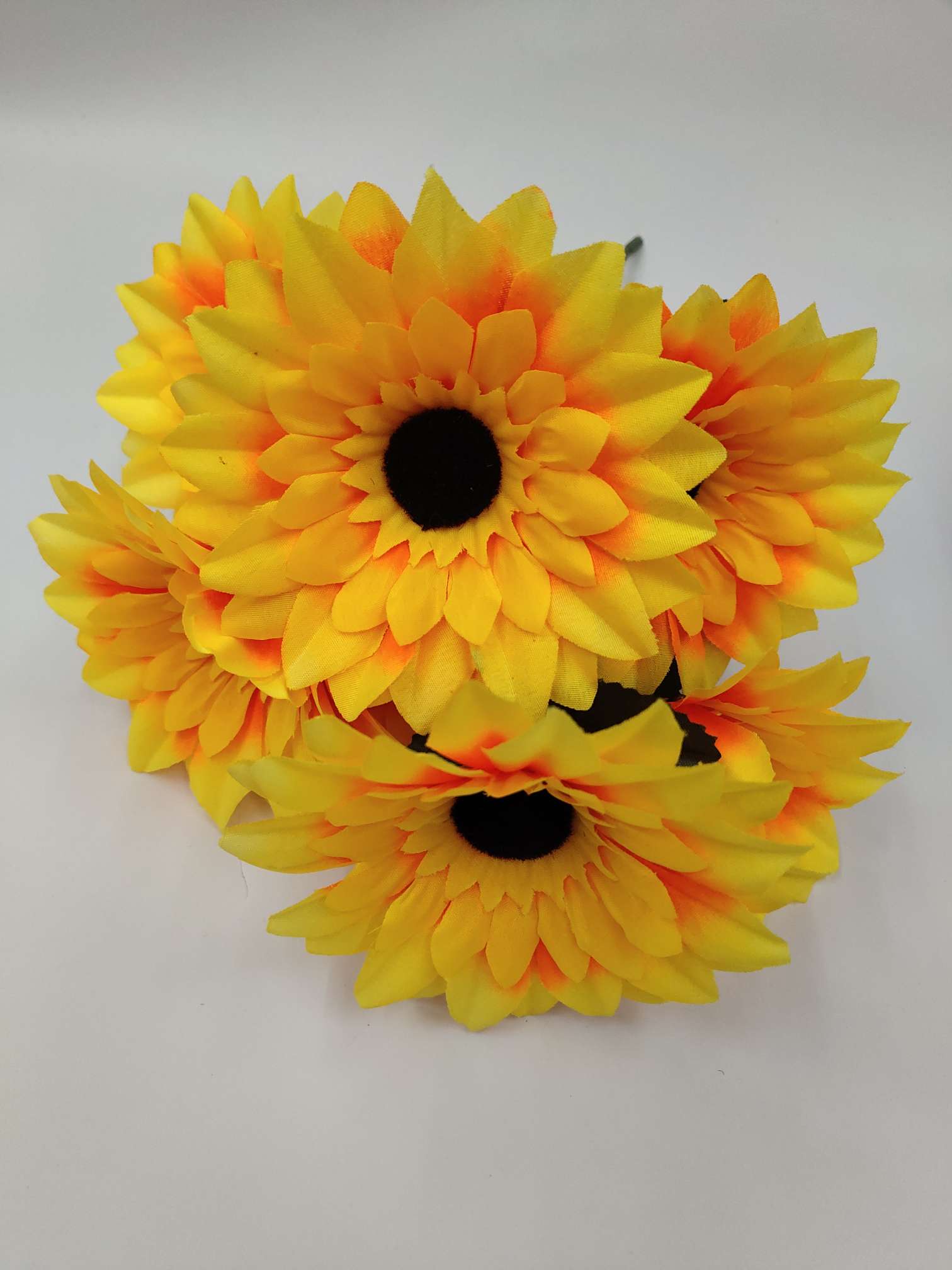 Factory direct sales with favorable prices. High-quality, high, medium and low-end artificial flowers, Qingming flowers and other 7-head 13cm sunflowers with bright colors. Welcome to negotiate and cooperate detail image 1