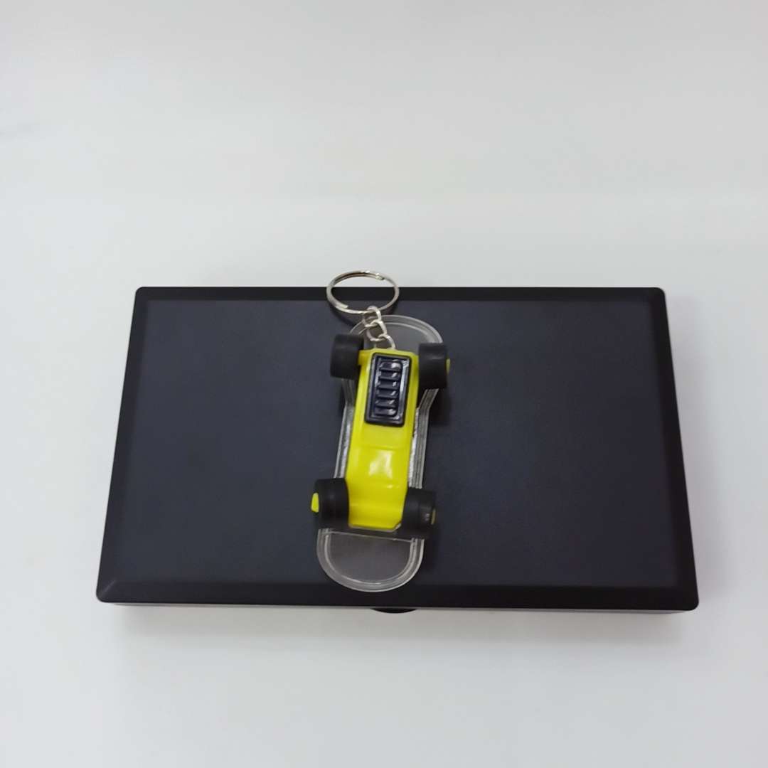 Keychain light, flashing skate shoes, small gift event, factory direct sales of luminous toys, keychain light, tall electronic toys 1 details Picture