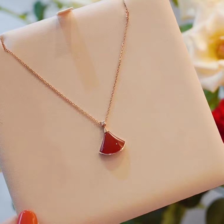 2021年新款项链女夏季纯银彩金玫瑰金轻奢小众锁骨链红吊坠小裙子