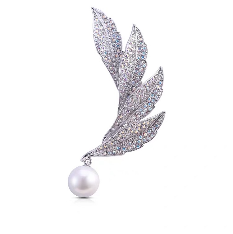 Leaf hanging bead brooch