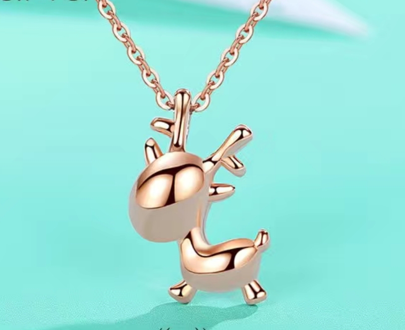 018 Women's necklace: Simple style collarbone neck chain, French light luxury, niche new product, exquisite pendant detail image 3