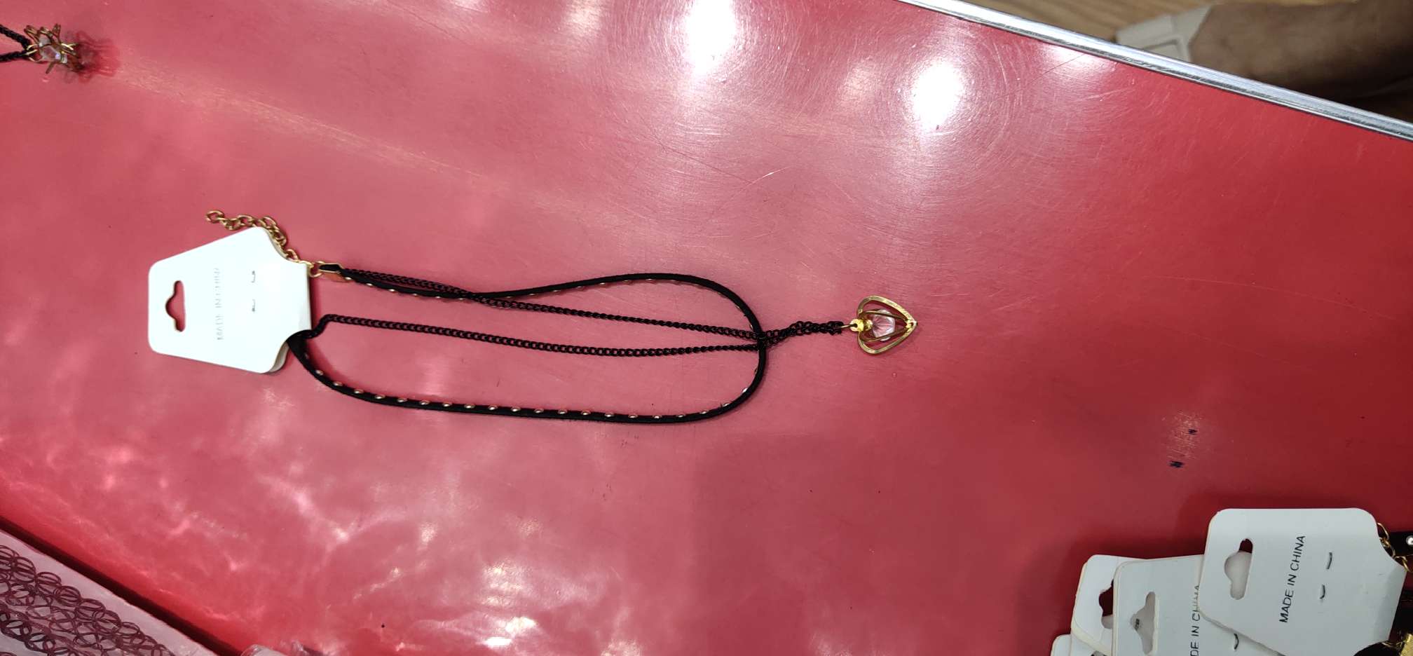 قلادة حمراء من الطراز الشعبي 49 detail image 1