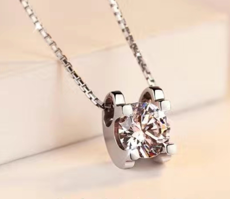 003 Women's necklace: Simple style collarbone necklace, French light luxury niche new product, exquisite pendant detail image 1